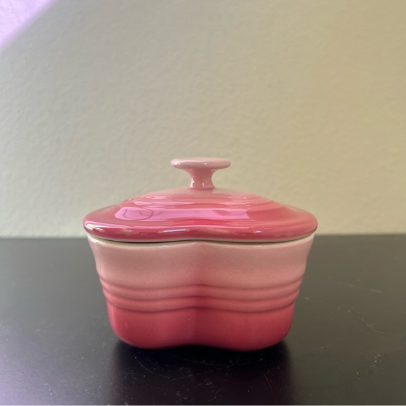 Le Creuset Kitchen Nib Le Creuset Heart Shaped Small Ramekin W Lid